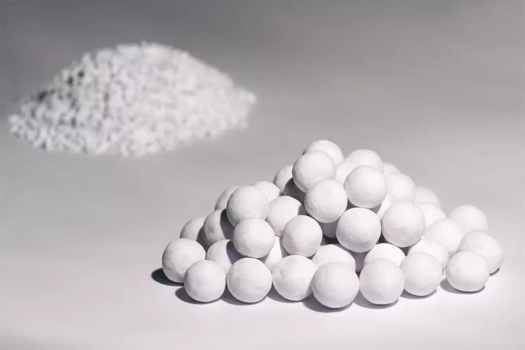 Low Water Absorption White Tabular Alumina  Balls High Purity